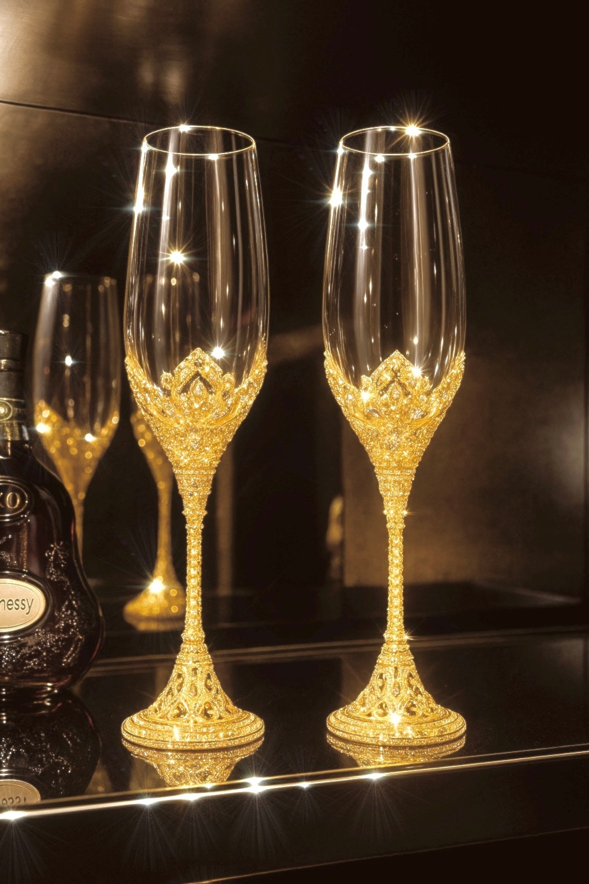Crowné Embossed Diamonds Champagne Flute™️ Set of 2 in Gold