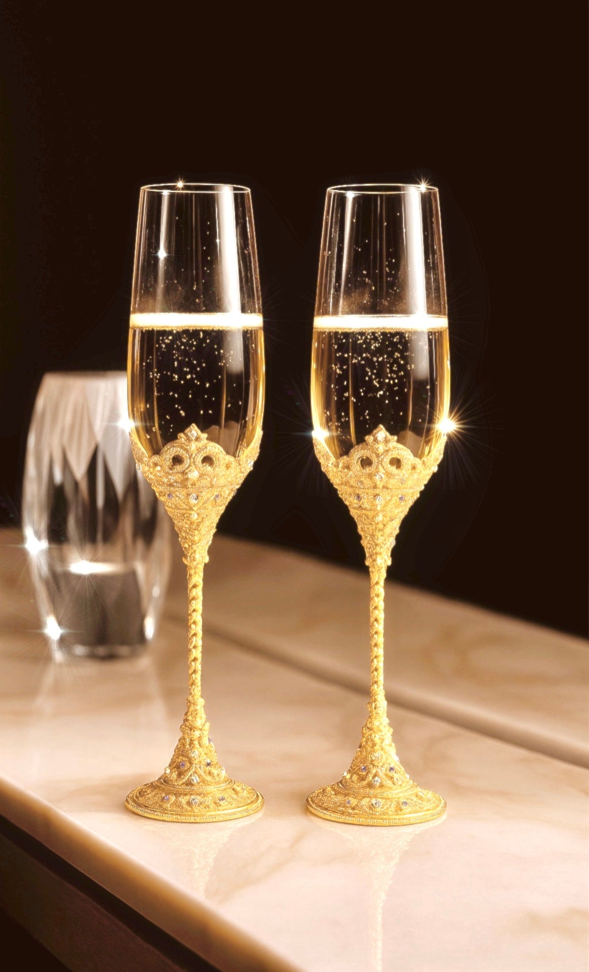 Crowné Embossed Diamonds Champagne Flute™️ Set of 2 in Gold