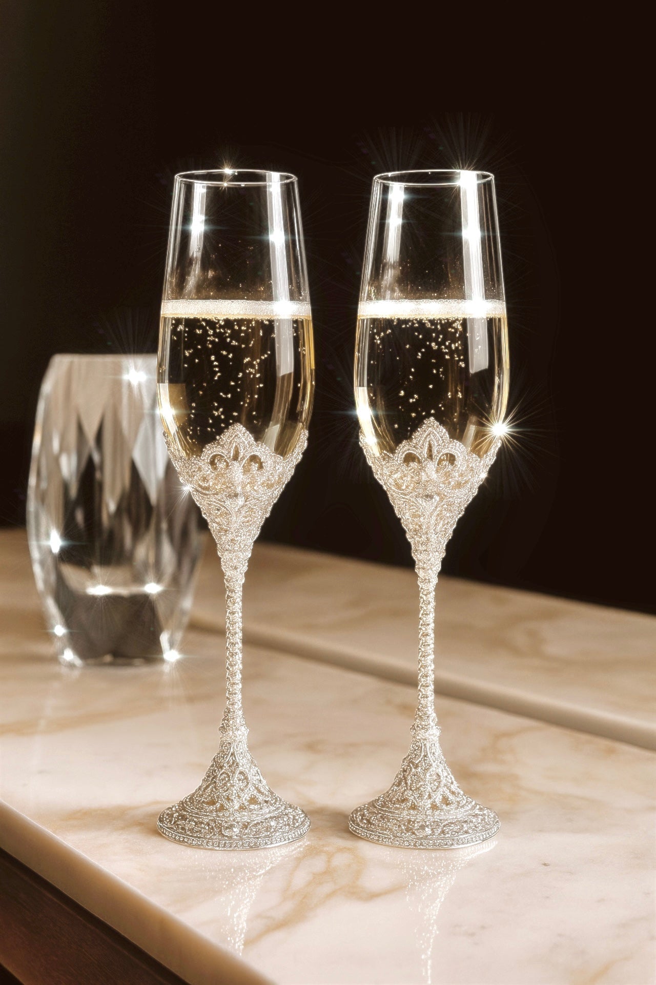 Crowné Embossed Diamonds Champagne Flute™️ Set of 2 in Silver